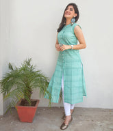 Women Green Pure Cotton Woven Design Straight Kurta ( JOK 1366 Green )-JOK-1366